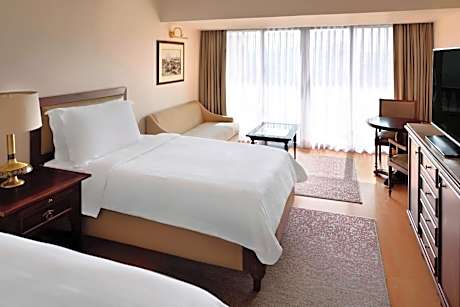 Executive Partial Pyramid View, Executive lounge access, Guest room, 2 Twin/Single Beds