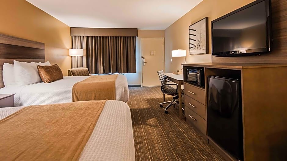 Best Western Plus Executive Inn
