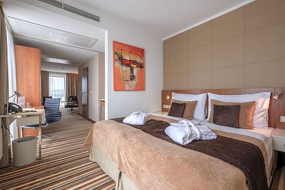 Business Hotel Astrum Laus