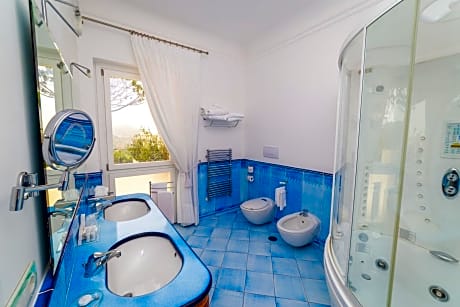 Junior Suite with Garden View