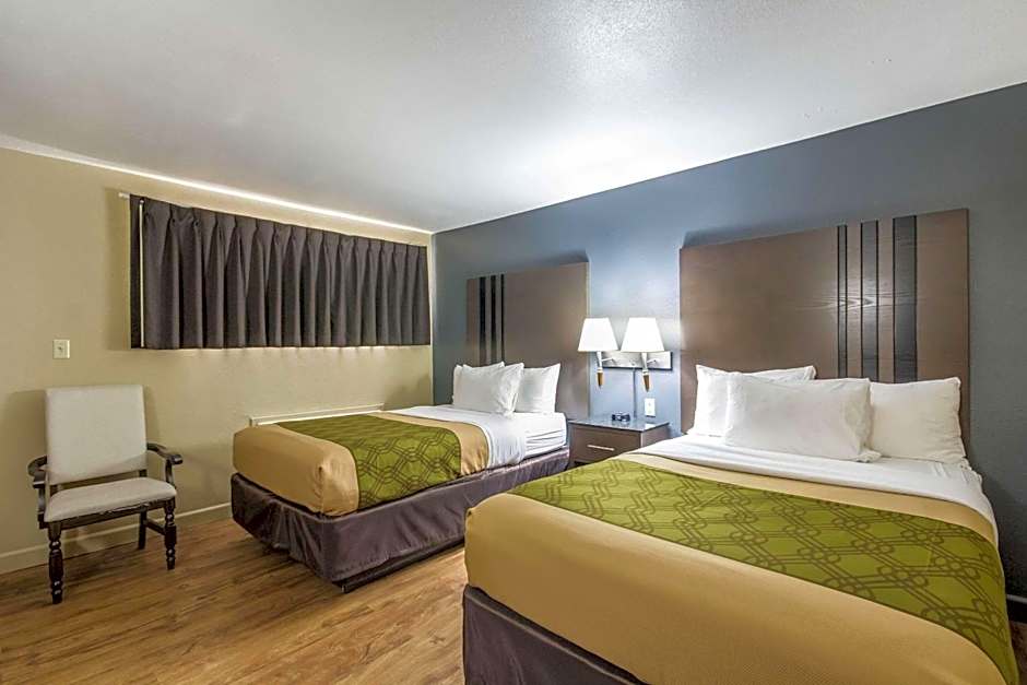 Econo Lodge Inn & Suites I-35 At Shawnee Mission