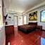 Ban Elephant Blanc Apartment