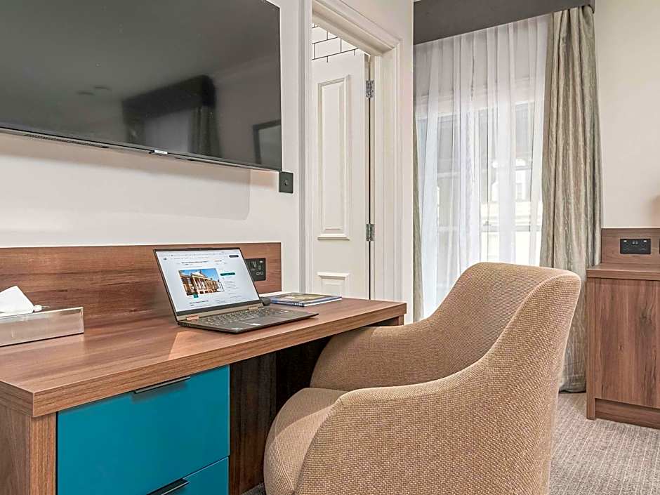 Mercure Salisbury White Hart Hotel