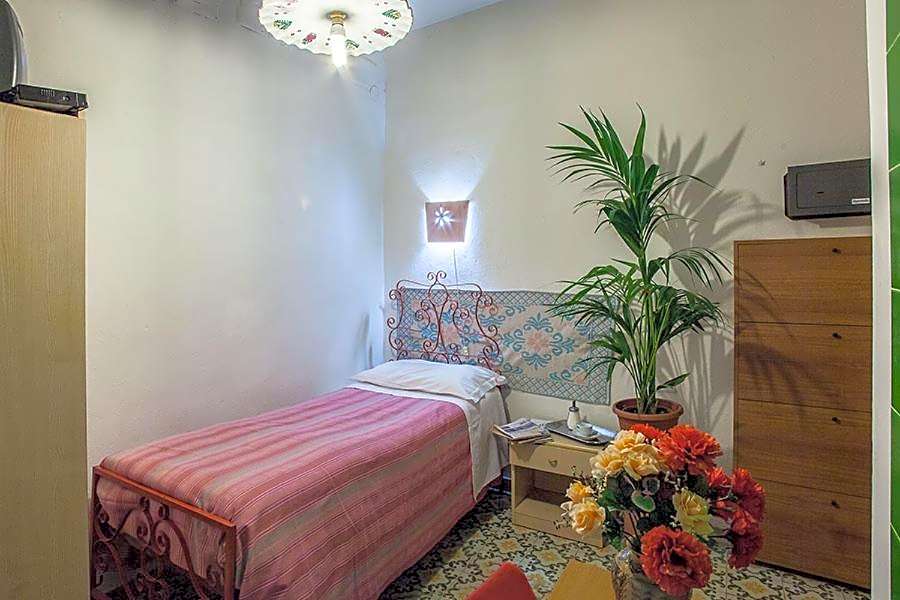 Hotel Villarosa con Vespa Rent