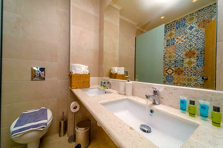 Amaryllis front beach hotel