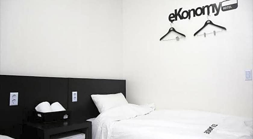 Ekonomy Hotel Gumi