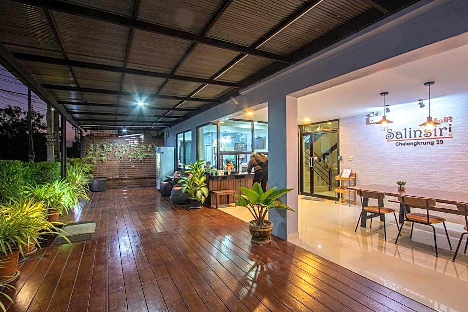 Salinsiri at ladkrabang