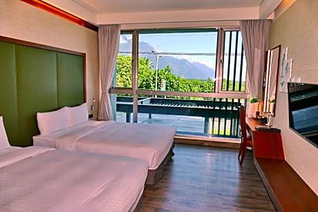 Lowrise Room - 2 Double Beds