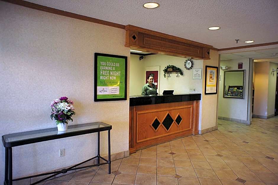 La Quinta Inn & Suites by Wyndham Albuquerque Journal Ctr Nw