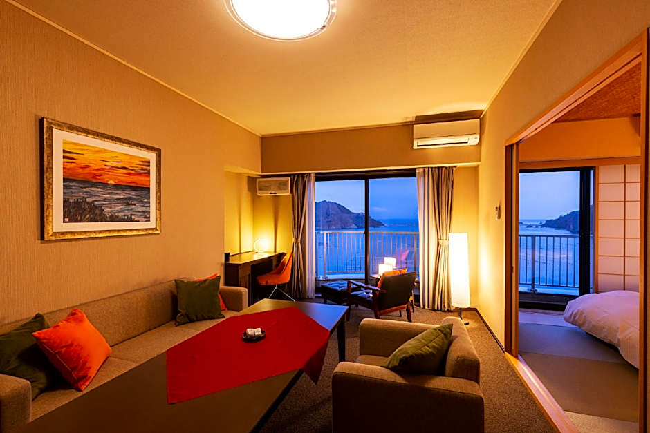 Photo 1 of 6 of Premier 2 Beds, Ocean View, Top Floor