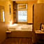 Do Step Inn Home - Hotel & Hostel