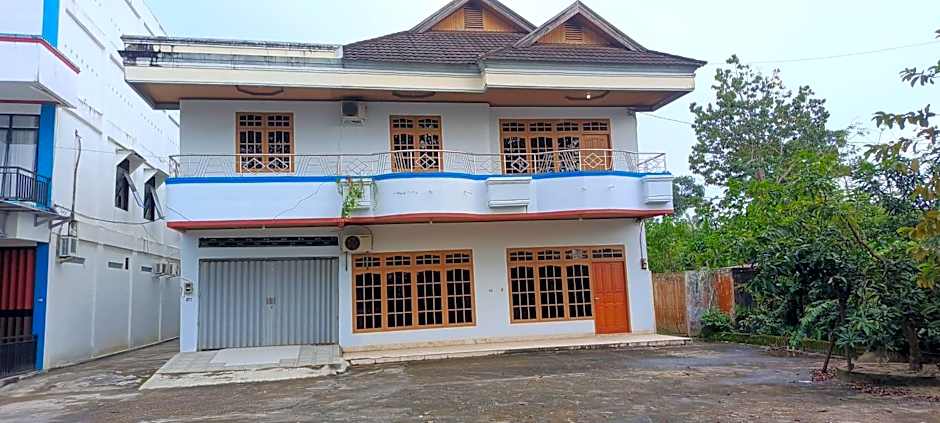 Hotel O Wisma Deli Syariah Near RSUD Nene Mallomo Sidenreng Rappang