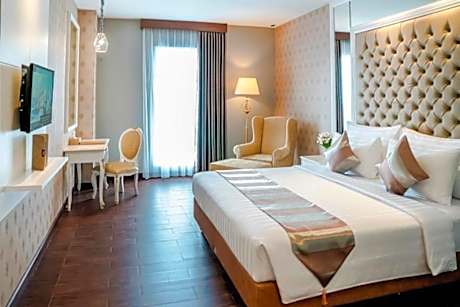 Deluxe Hollywood Room