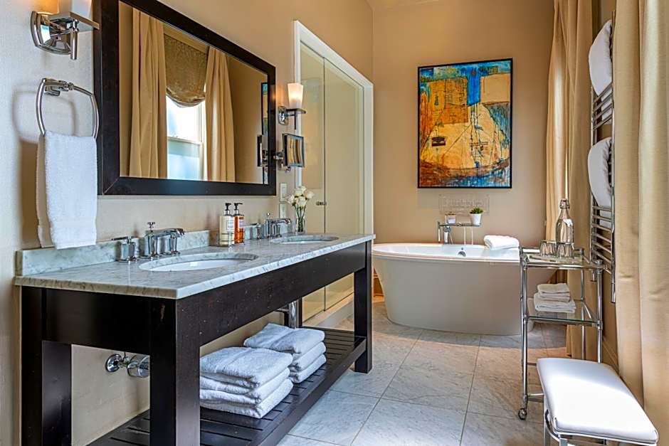 Stonehurst Place Bed & Breakfast