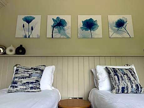 Double or Twin Room with Shared Bathroom