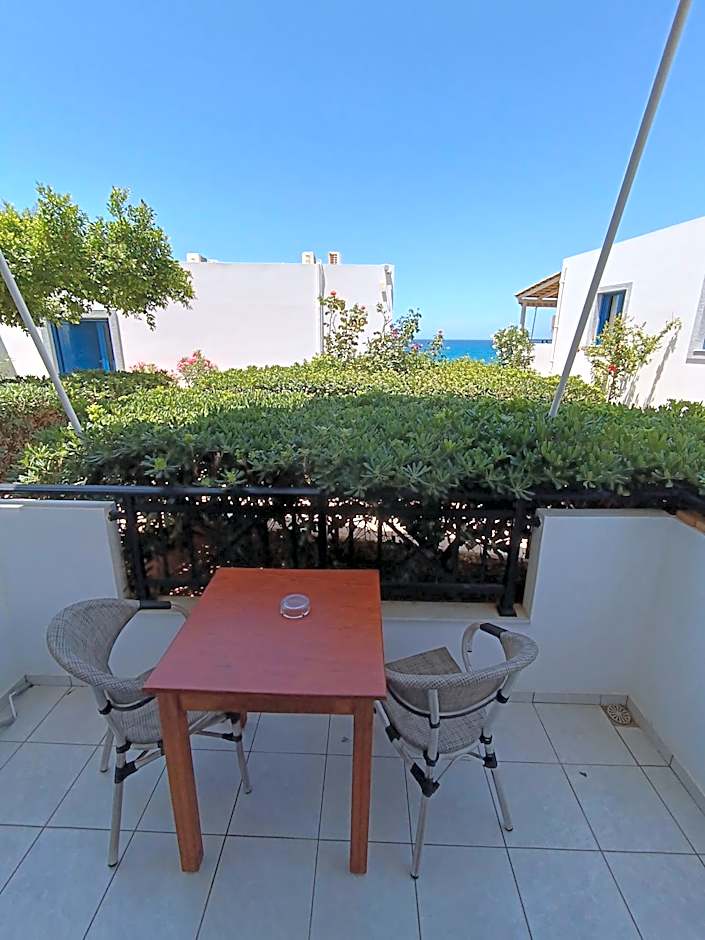 Finikas Studios & Apartments - Kalamaki Holidays