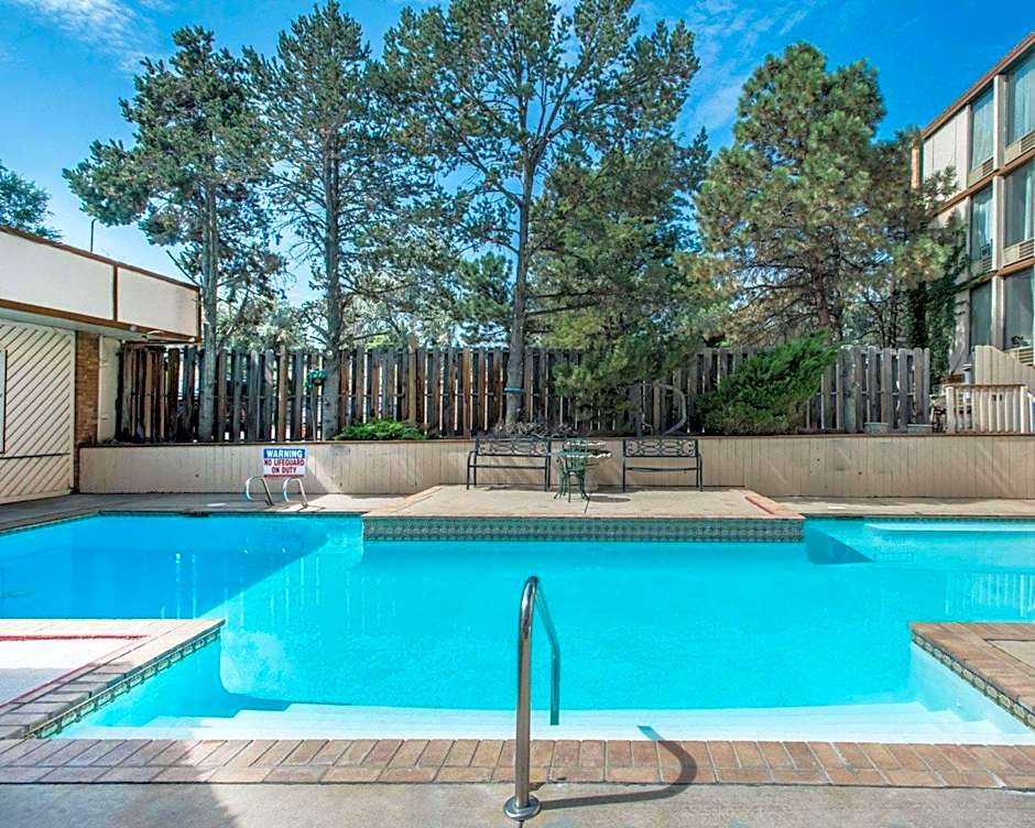 Rodeway Inn & Suites Boulder Broker