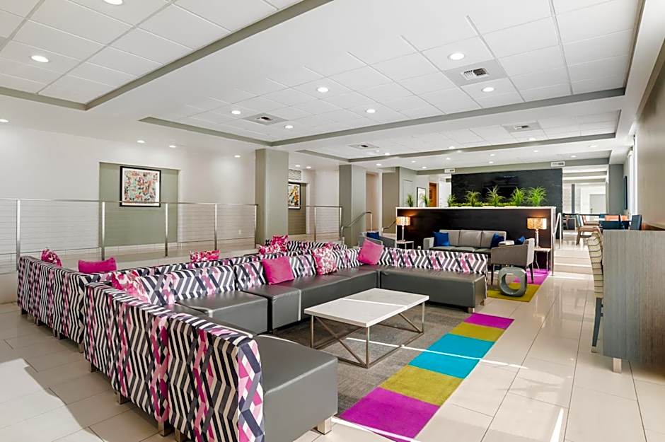 Best Western Plus Commerce Hotel