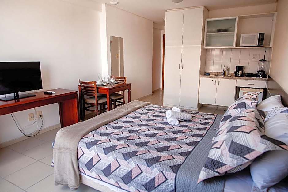 Athenas Suites By BnbHost