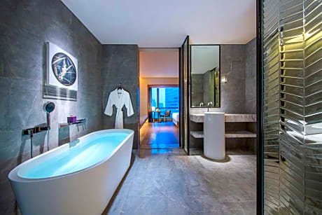 King Accessible Room