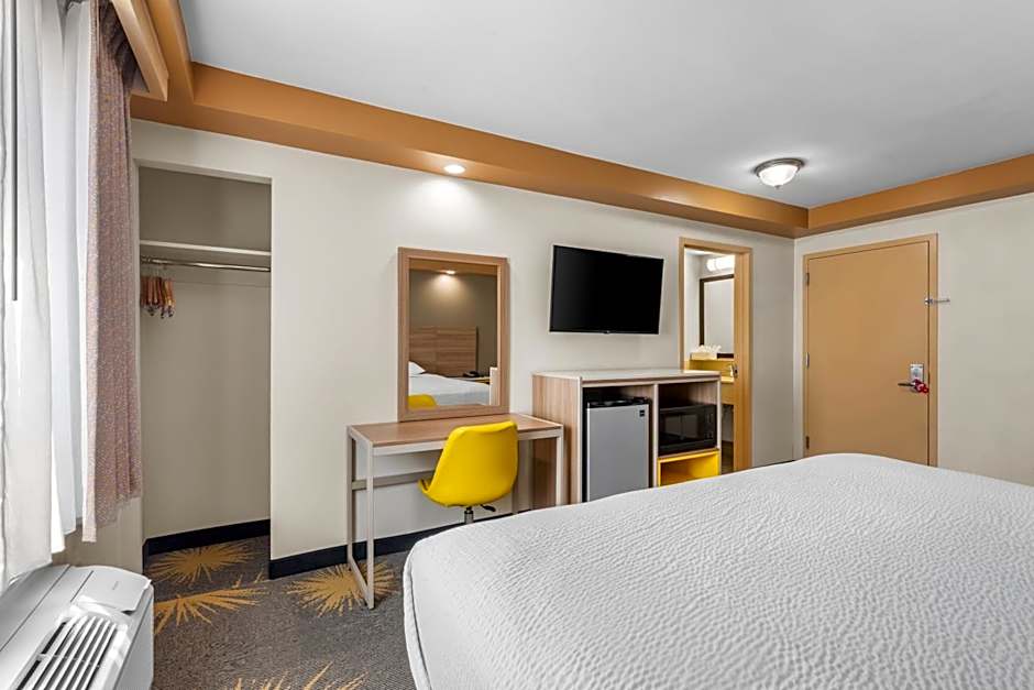 Econo Lodge Woodbridge