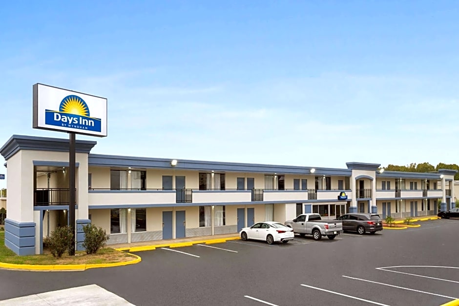 Days Inn by Wyndham Montgomery I-85