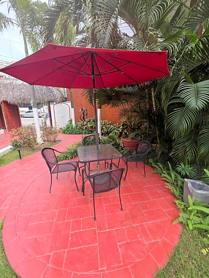 Hotel y Suites Los Encantos