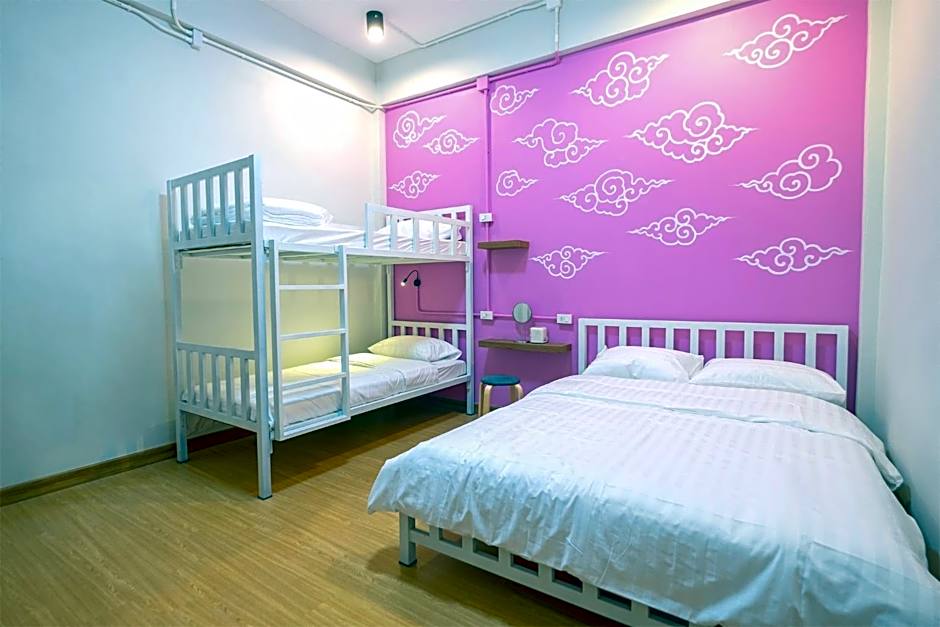 BED Friends Poshtel