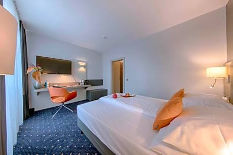 Comfort Queen Room with Queen Bed