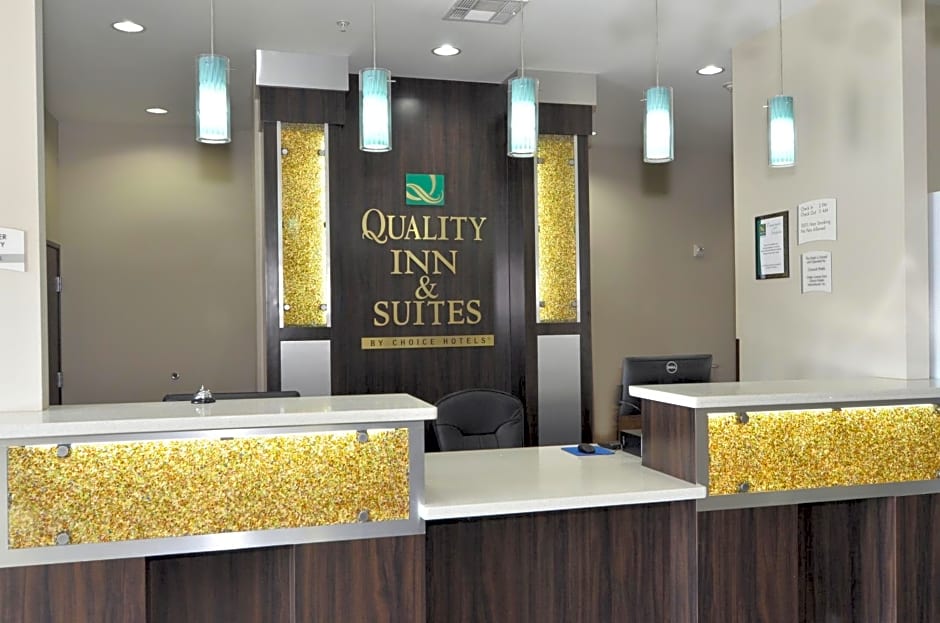 Quality Inn & Suites Kenedy - Karnes City