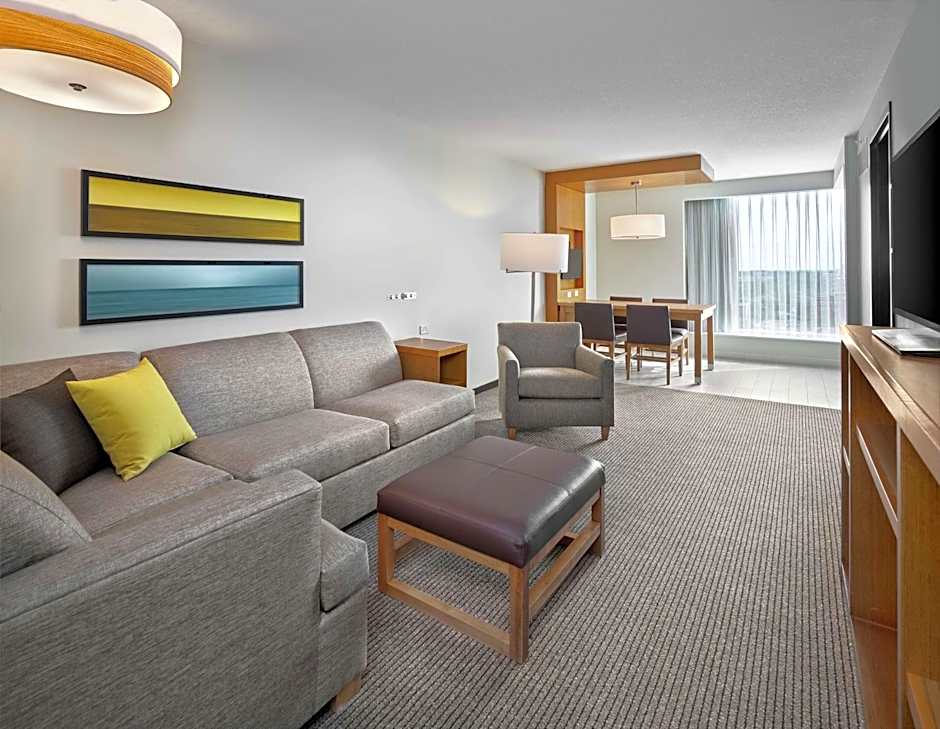 DoubleTree by Hilton Edmonton Downtown