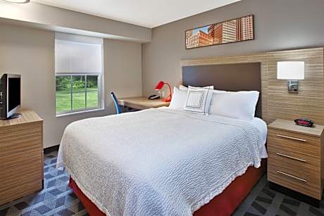 Two-Bedroom Suite - Mobility and Hearing Accessible with Tub