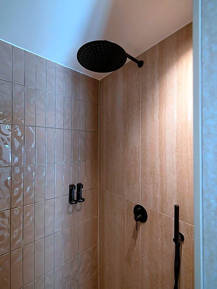 Anemelia way of living