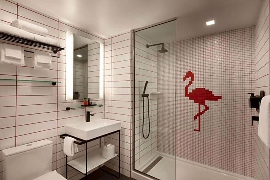Radisson RED Miami Airport
