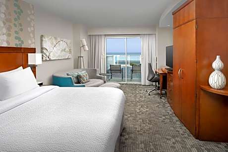 King Room with Sofa Bed/Boardwalk View/Oceanfront - Hearing Accessible