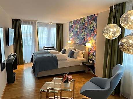 Double Room with Roll-In Shower - Disability Access