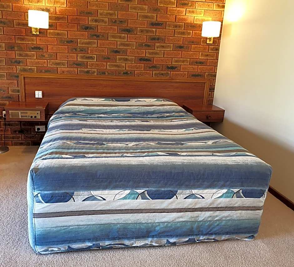 The Finley Palm Motor Inn