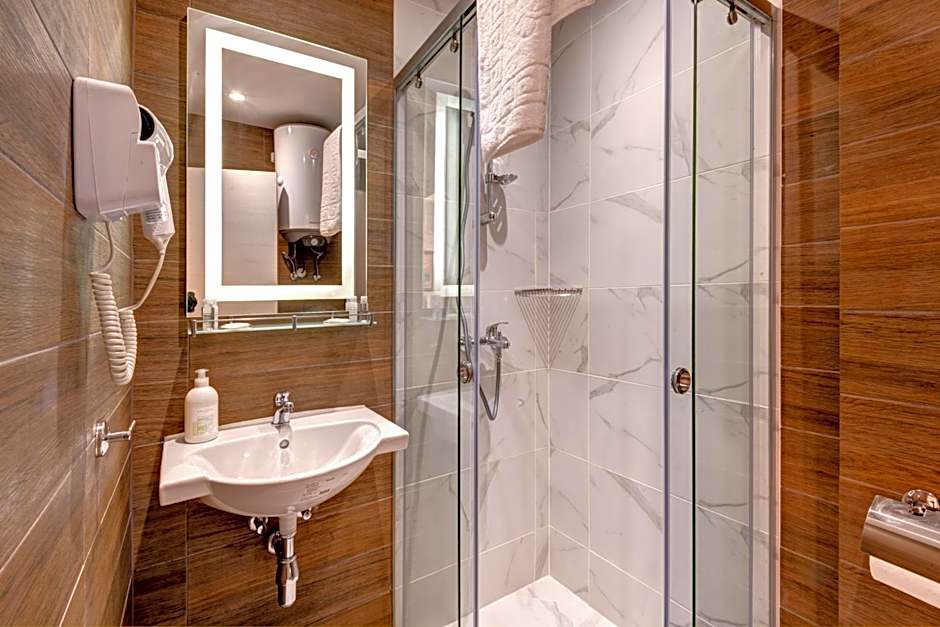 Panorama Blue Family Hotel and Free parking