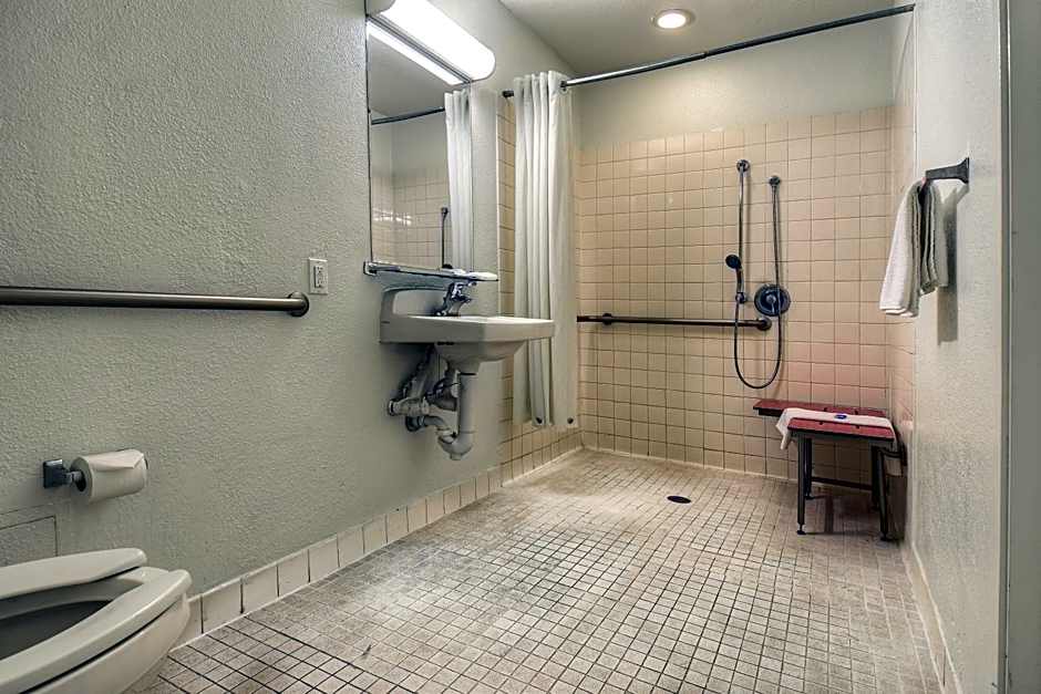 Motel 6 Chino, CA - Los Angeles Ontario