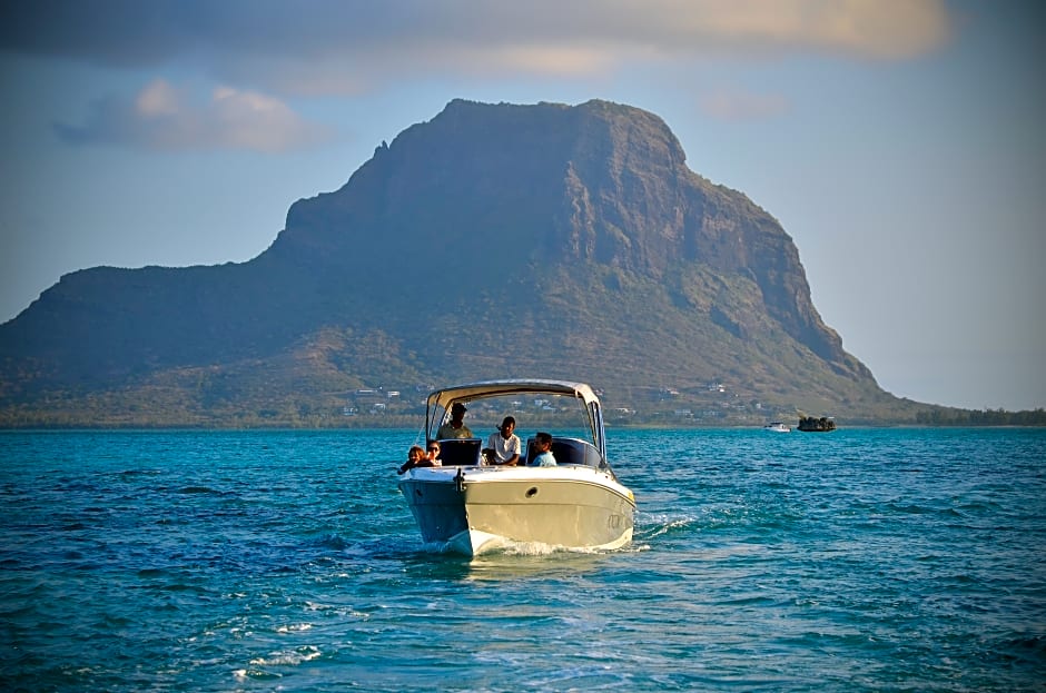 Leora Beach by horizon holidays