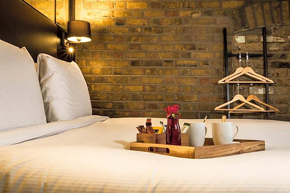 Camden Enterprise Hotel