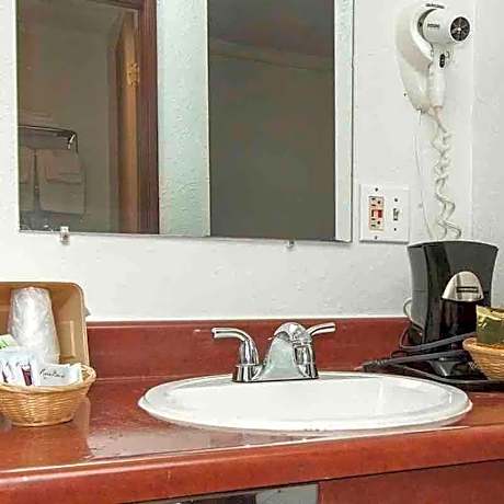 Double Room with Two Double Beds - Smoking