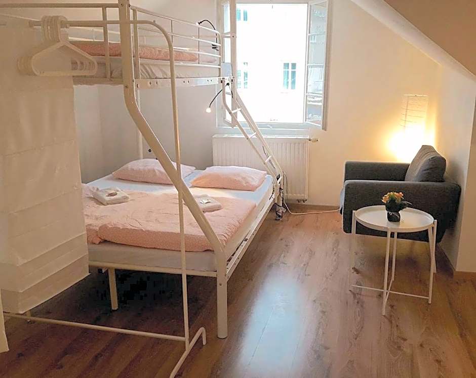 SISHAUS - Private Room Rental