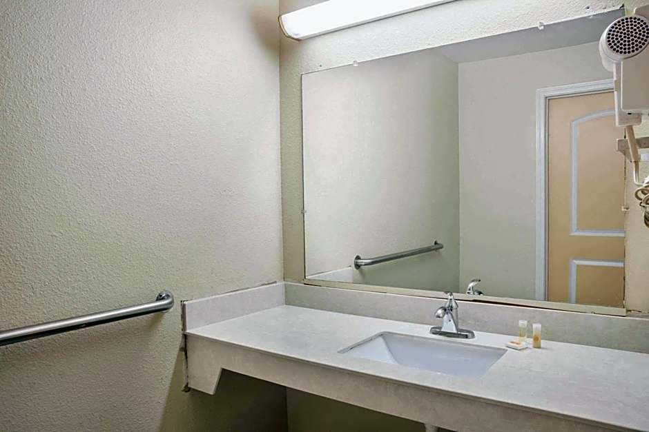 Days Inn by Wyndham Bastrop