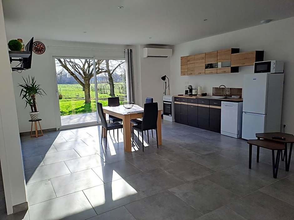 Chambres d'Hôtes Château Pierre de Montignac