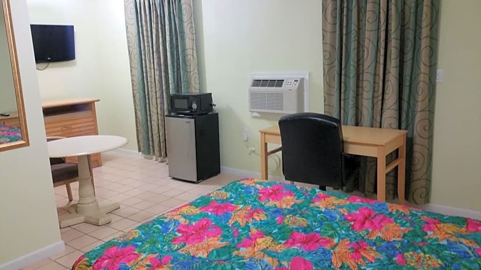 Travelers Inn - Clearwater