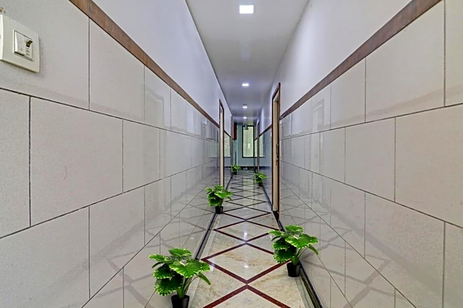 HOTEL ROYAL SUITES AND ROOMS