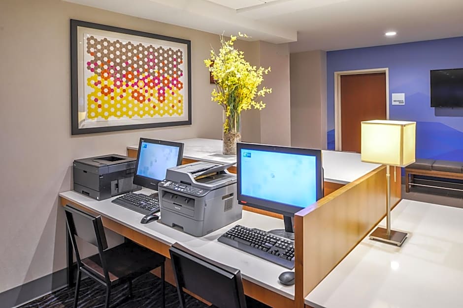 Holiday Inn Express Hotel & Suites Clifton Park By IHG