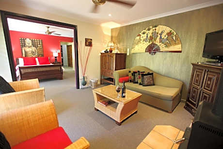 Oriental Suite with Fireplace