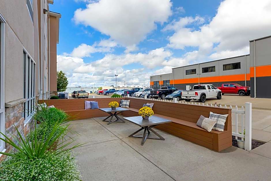 Comfort Inn & Suites Marion I-57